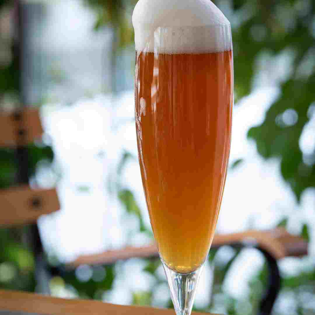 What Does Homebrew Smell Like? Understanding the Aromas of Homemade Beer